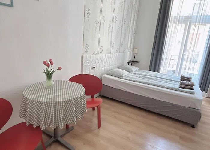11# Sunflower Cozy Apartment